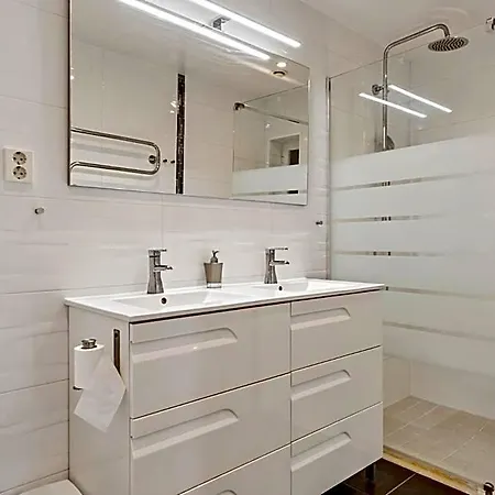 Cozy Beachfront In By Costarentals Apartamento Fuengirola